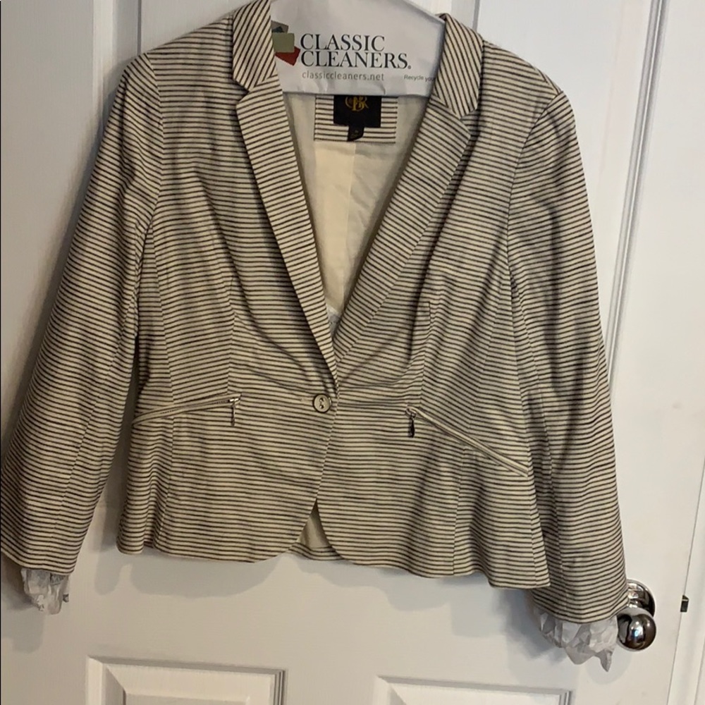 Blue white seersucker blazer short waisted M